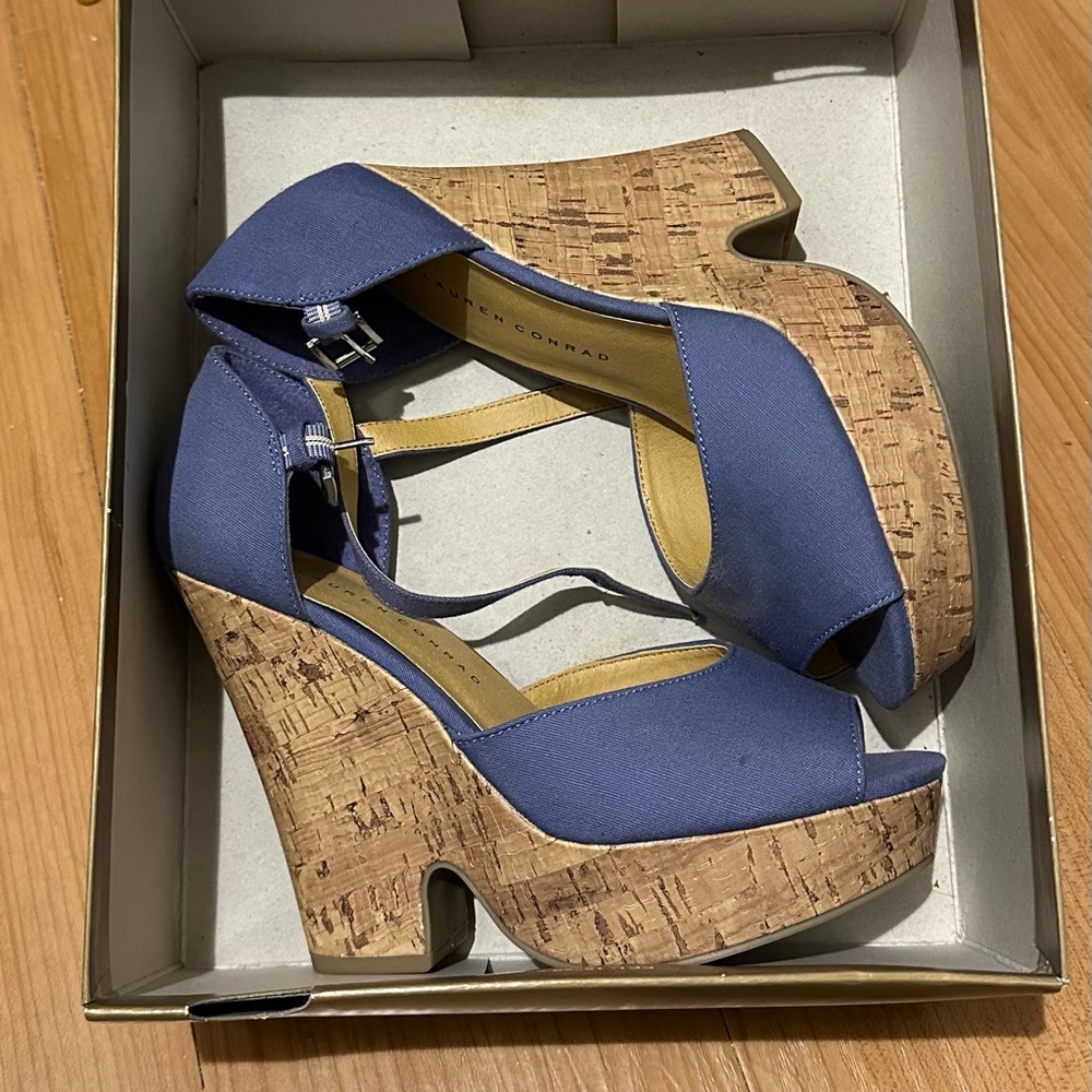 LC by Lauren Conrad periwinkle blue cork heels size 7.5